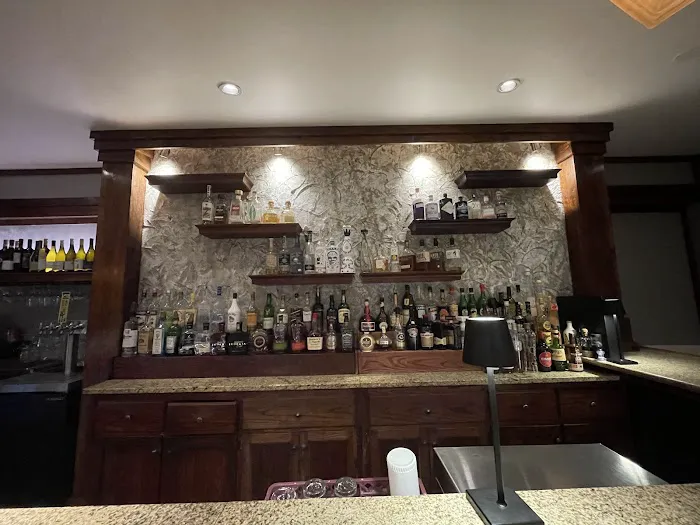 100 Main Restaurant Picture 6