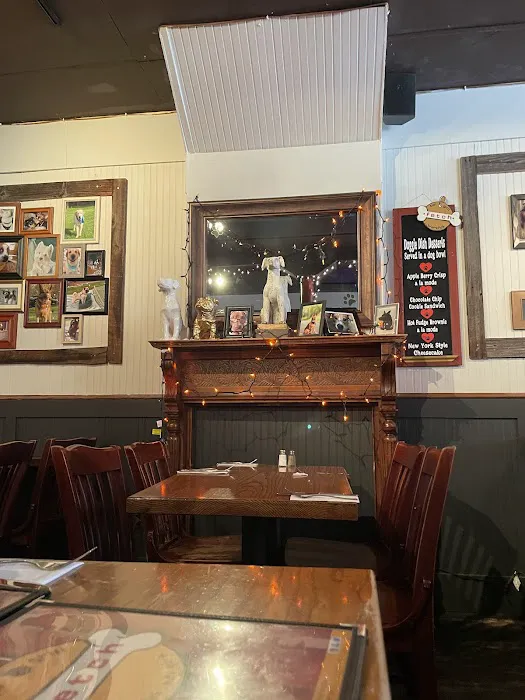 FETCH BAR & GRILL Picture 10