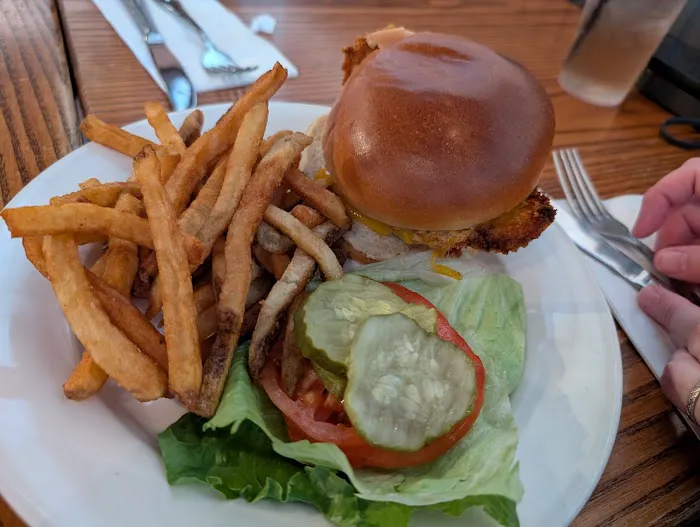 FETCH BAR & GRILL Picture 4