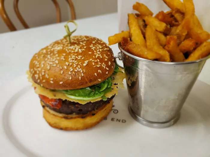 Frogs End Tavern & Cortile Picture 7