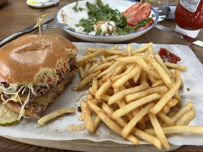 D'Boathaus Restaurant Picture 2