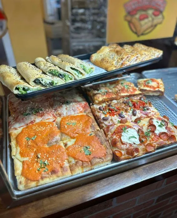 VERDELAGO'S PIZZERIA Picture 9