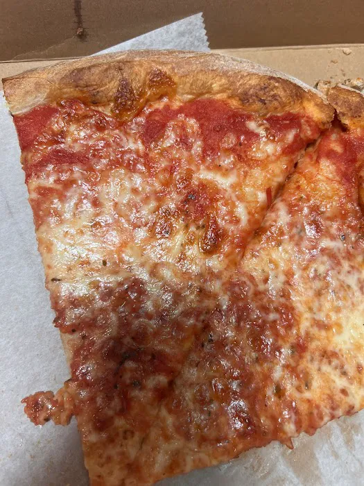 VERDELAGO'S PIZZERIA Picture 8