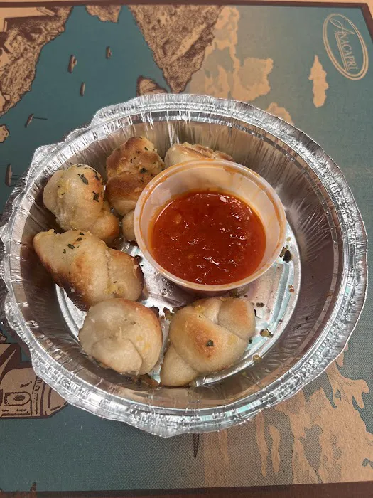 VERDELAGO'S PIZZERIA Picture 5