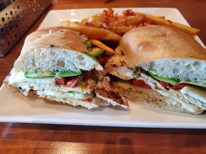 Tommys Tavern + Tap Picture 5