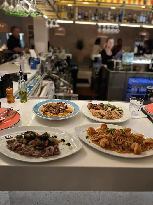 BellaRosa Free Style Italian Restaurant Picture 2