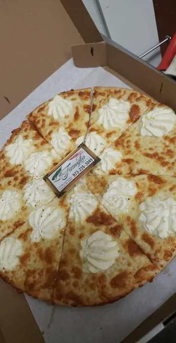 La Famiglia Ristorante, Pizzeria & Catering Picture 2