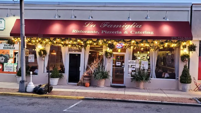 La Famiglia Ristorante, Pizzeria & Catering Picture 7