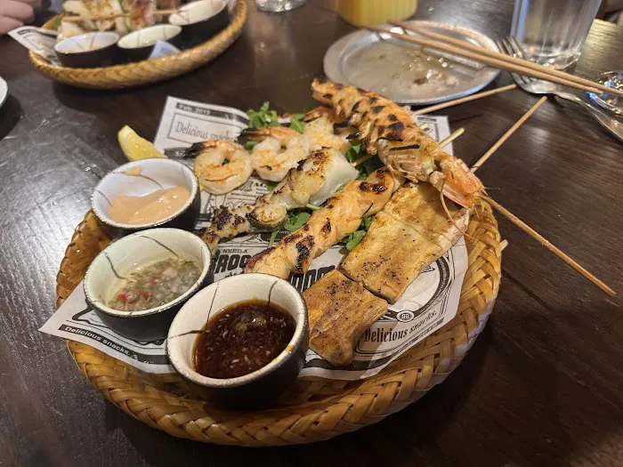 KUROBUTA - White Charcoal Grille Picture 6