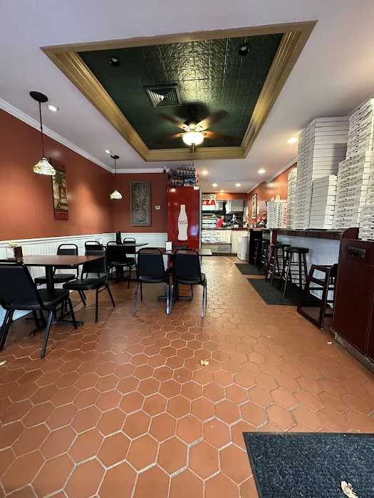 Catusco's Pizza Picture 10