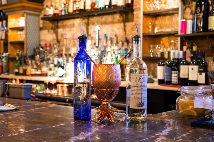 Crabtree's New York & Main Picture 10