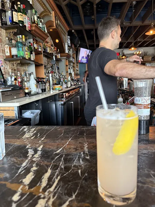 Crabtree's New York & Main Picture 4