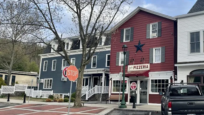 Frank's Pizzeria Picture 7