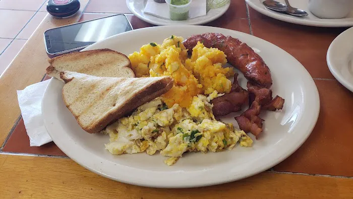 La Antigua Restaurant & Bakery Picture 4