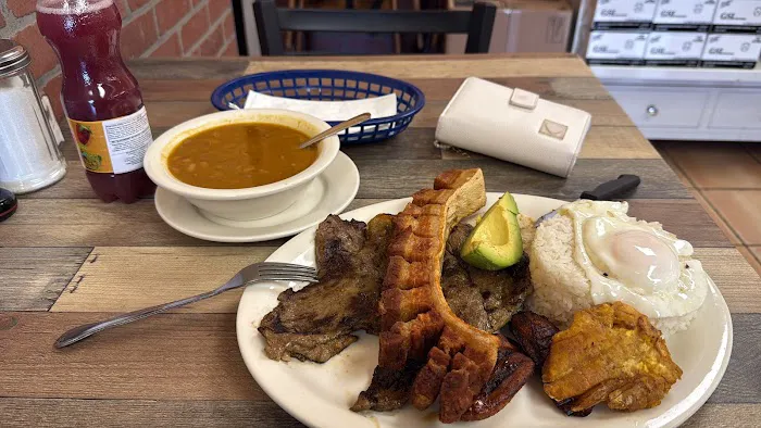 La Antigua Restaurant & Bakery Picture 2