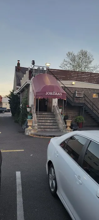 Jordan's Restaurant & Pizza Picture 3