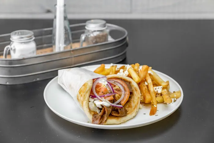 Nikos Pizza & Greek Grill Picture 5