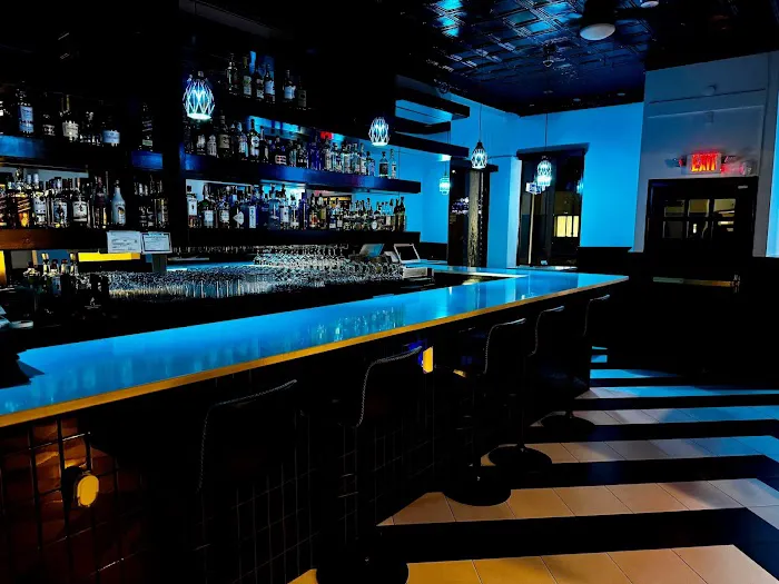 Cana Bar & Lounge Picture 1