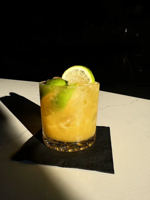 Cana Bar & Lounge Picture 7