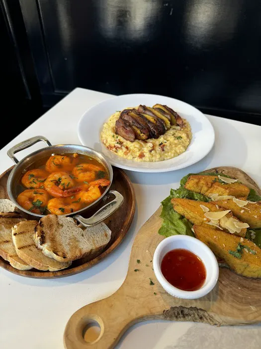 Cana Bar & Lounge Picture 10