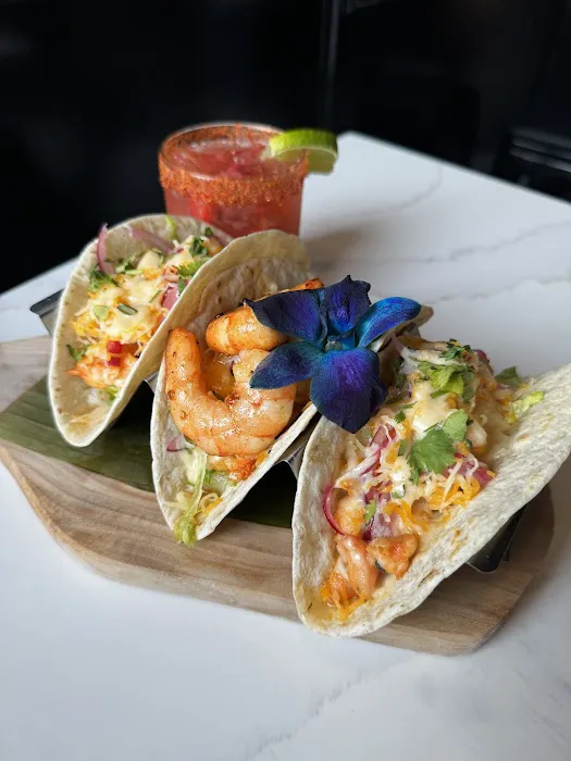 Cana Bar & Lounge Picture 9