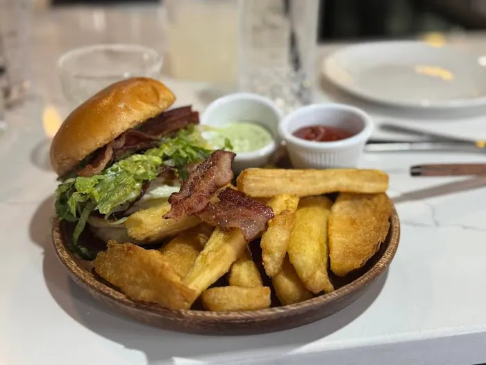 Cana Bar & Lounge Picture 6