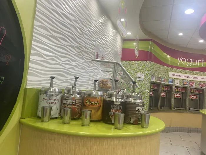 Menchie's Frozen Yogurt Picture 2