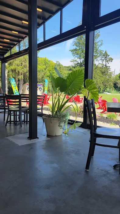 Tee Bar & Grille Picture 1