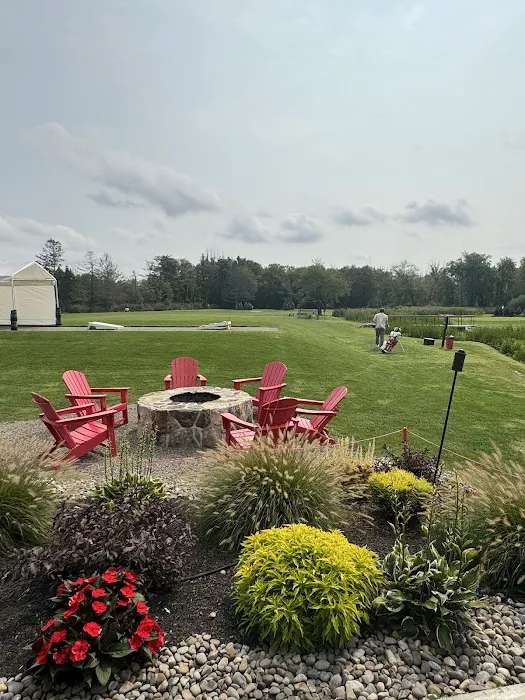 Tee Bar & Grille Picture 8