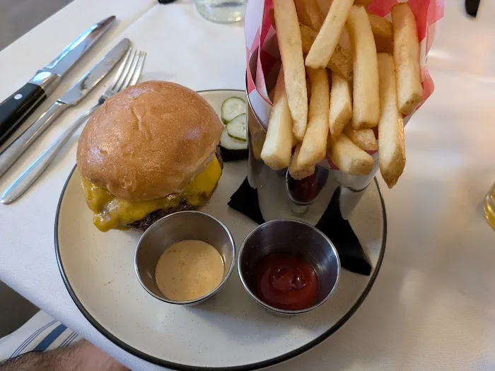 Lyonshare Public House Picture 1