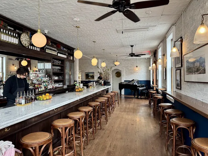 Lyonshare Public House Picture 10