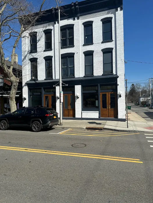 Lyonshare Public House Picture 9