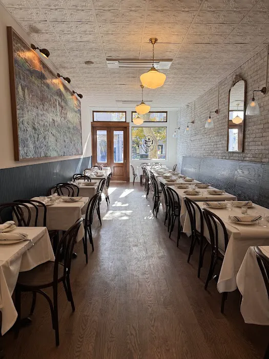 Lyonshare Public House Picture 5