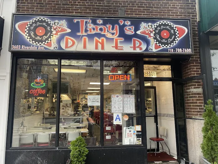 Tiny's Diner Picture 5