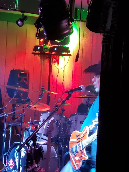 Whiskey Ally’s Picture 8