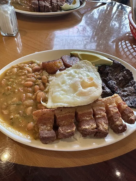 Don Hugo's Picture 4