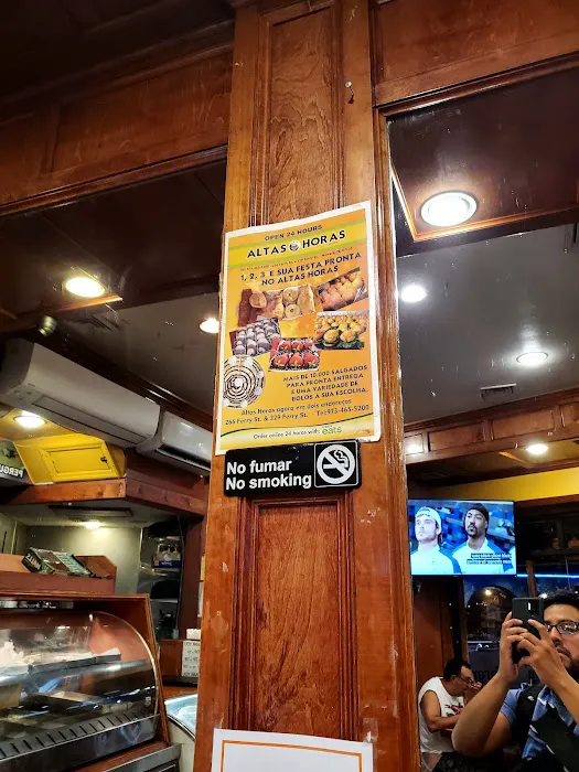 Altas Horas Lanches Picture 5