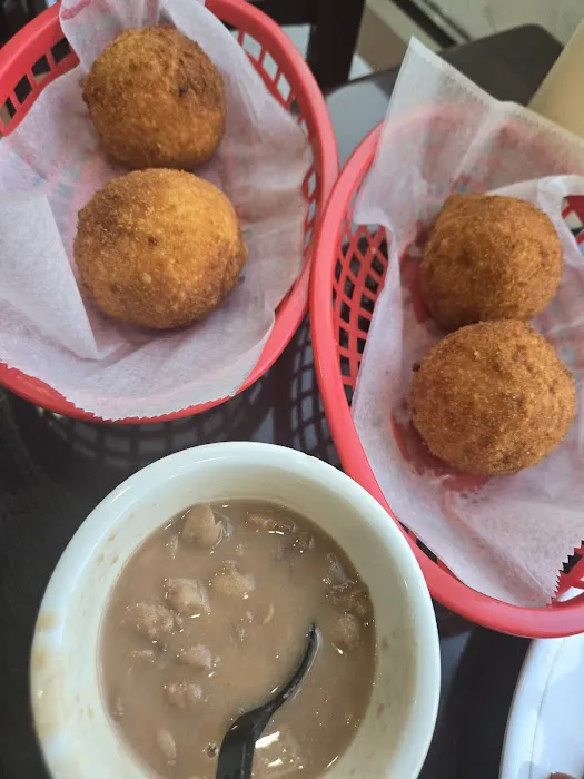 Mega Pizza Picture 2