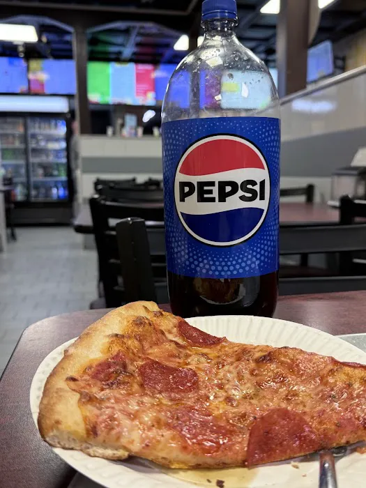 Gina's Pizzeria and Restaurant Picture 8