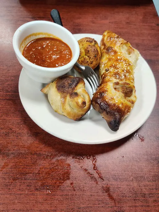 Gina's Pizzeria and Restaurant Picture 6