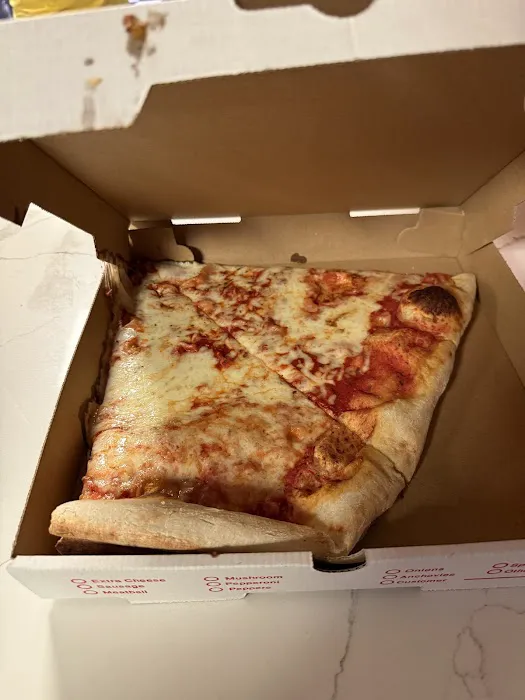 Gina's Pizzeria and Restaurant Picture 4