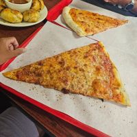 Gina's Pizzeria and Restaurant ico