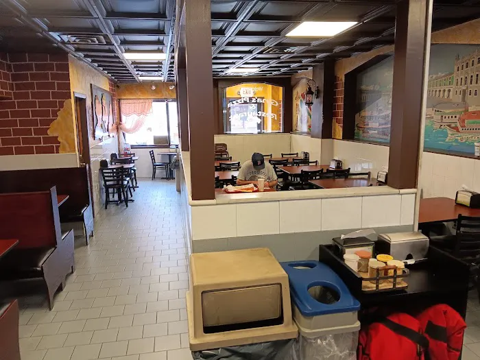 Gina's Pizzeria and Restaurant Picture 3