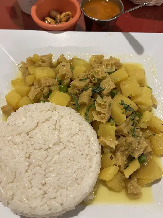 Lurin Restaurant Picture 1