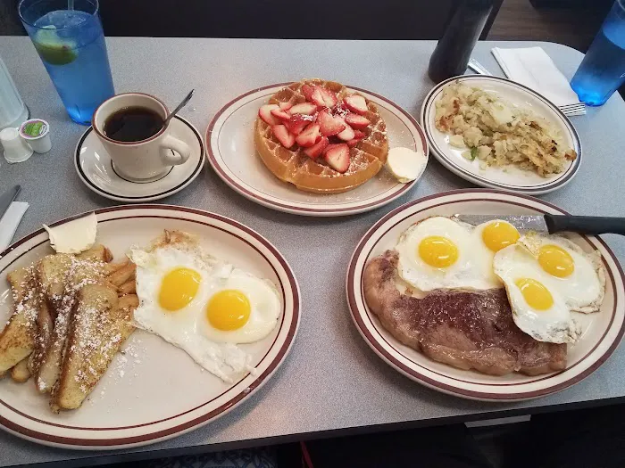 Chris's Family Diner Picture 6