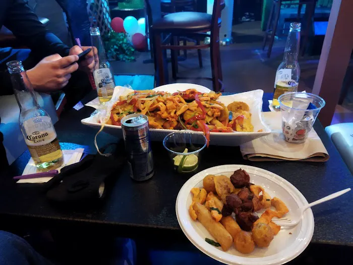 Ten Bar & Grill Restaurant Picture 10