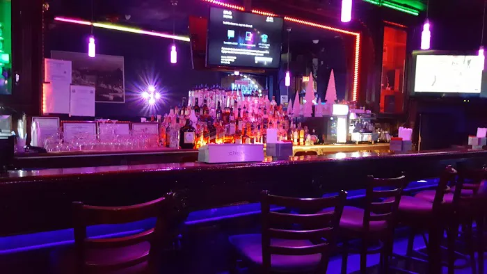 Ten Bar & Grill Restaurant Picture 5