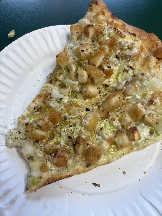 Queen's Pizza, Wings, Burger Halal Picture 5