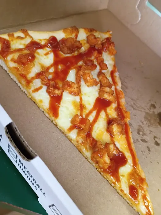 Queen's Pizza, Wings, Burger Halal Picture 10