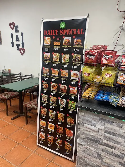 Queen's Pizza, Wings, Burger Halal Picture 3